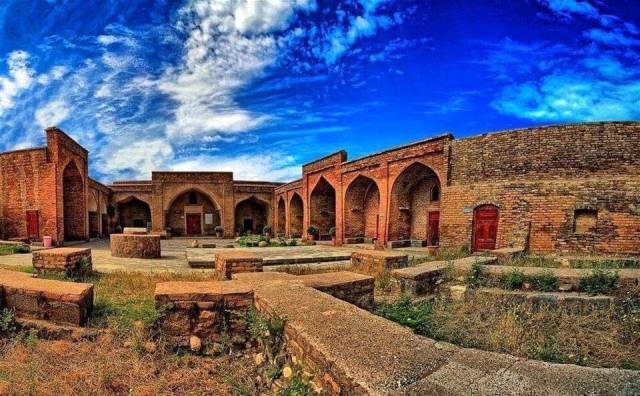 kırmızı medrese